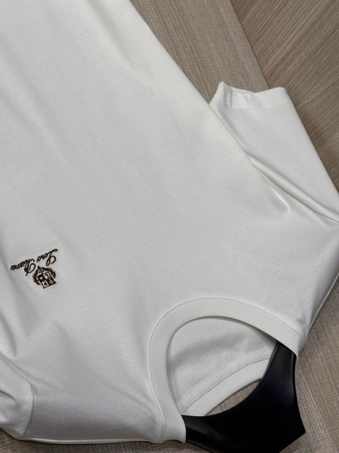&wg.luxury- 8oro Pi191 embroidery 2Colour item:E-F355B1604-2
